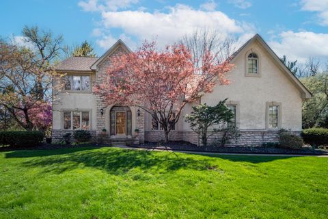 Photo of 101 Walnut Woods Court, Columbus, OH 43230 (MLS # 226011925)