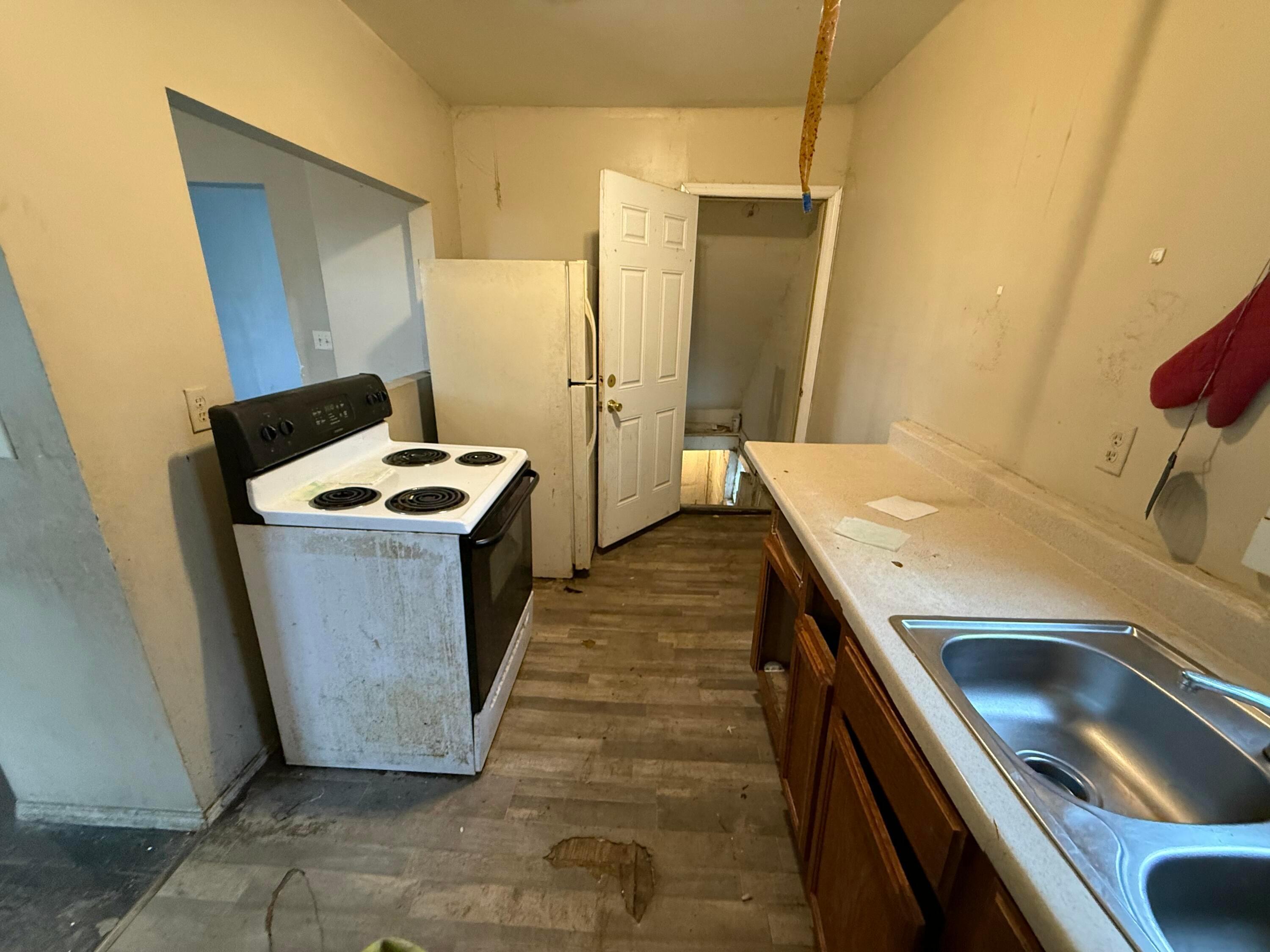 945 E 15th Avenue, Columbus, Ohio image 7