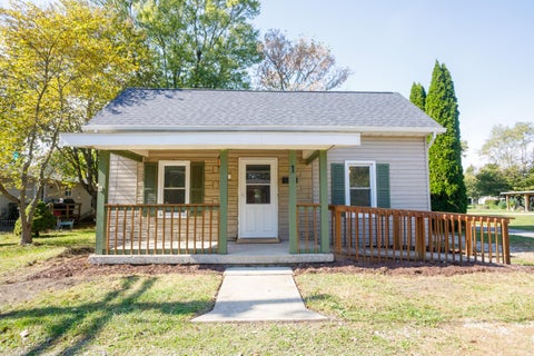 Photo of 1 Vine Street, Jeffersonville, OH 43128 (MLS # 226039175)