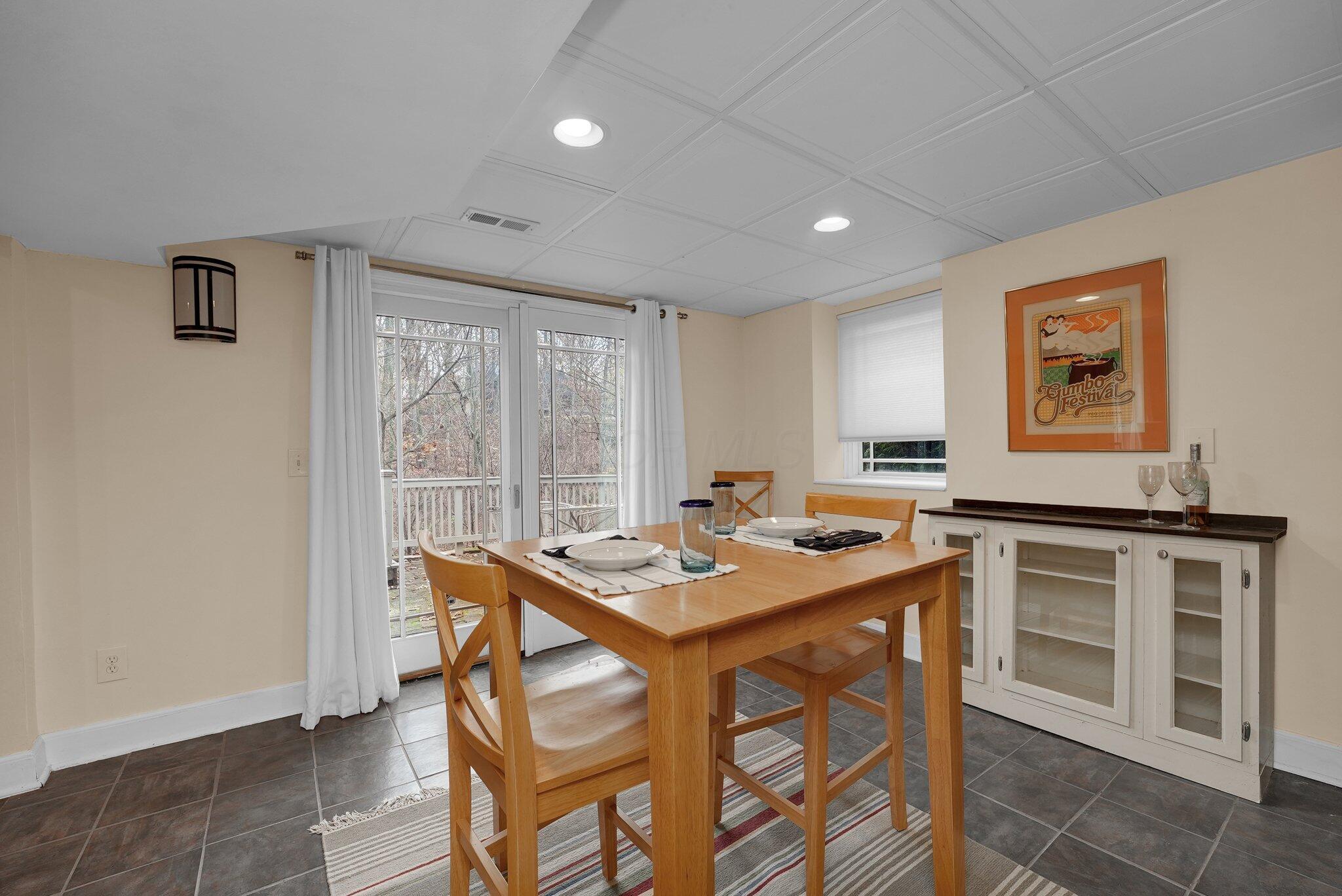 Columbus, Ohio, 43202, United States, 4 Bedrooms Bedrooms, ,4 BathroomsBathrooms,Residential,Active,1748765