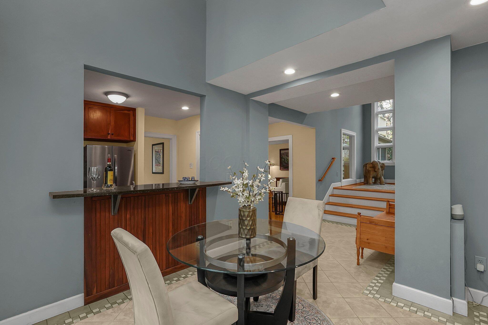 Columbus, Ohio, 43202, United States, 4 Bedrooms Bedrooms, ,4 BathroomsBathrooms,Residential,Active,1748765