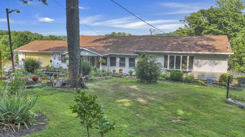 Photo of 8879 National Road SE, Thornville, OH 43076 (MLS # 226026700)