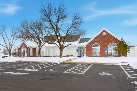 Tiny photo for 6336 Lakeview Drive E 19 #19, Grove City, OH 43123 (MLS # 226003090)