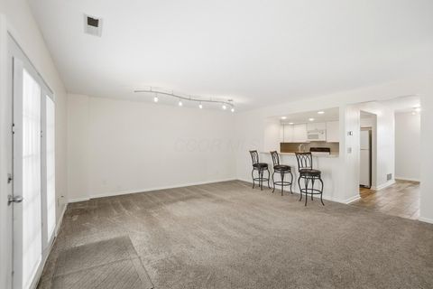 Tiny photo for 6336 Lakeview Drive E 19 #19, Grove City, OH 43123 (MLS # 226003090)