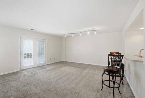 Tiny photo for 6336 Lakeview Drive E 19 #19, Grove City, OH 43123 (MLS # 226003090)