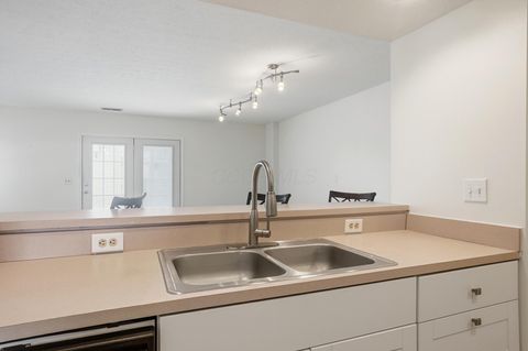 Tiny photo for 6336 Lakeview Drive E 19 #19, Grove City, OH 43123 (MLS # 226003090)