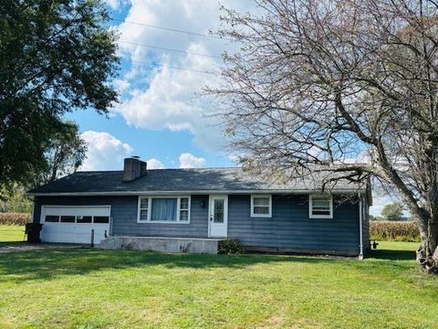 Photo of 65 Sunset Drive, Newark, OH 43055 (MLS # 225037216)