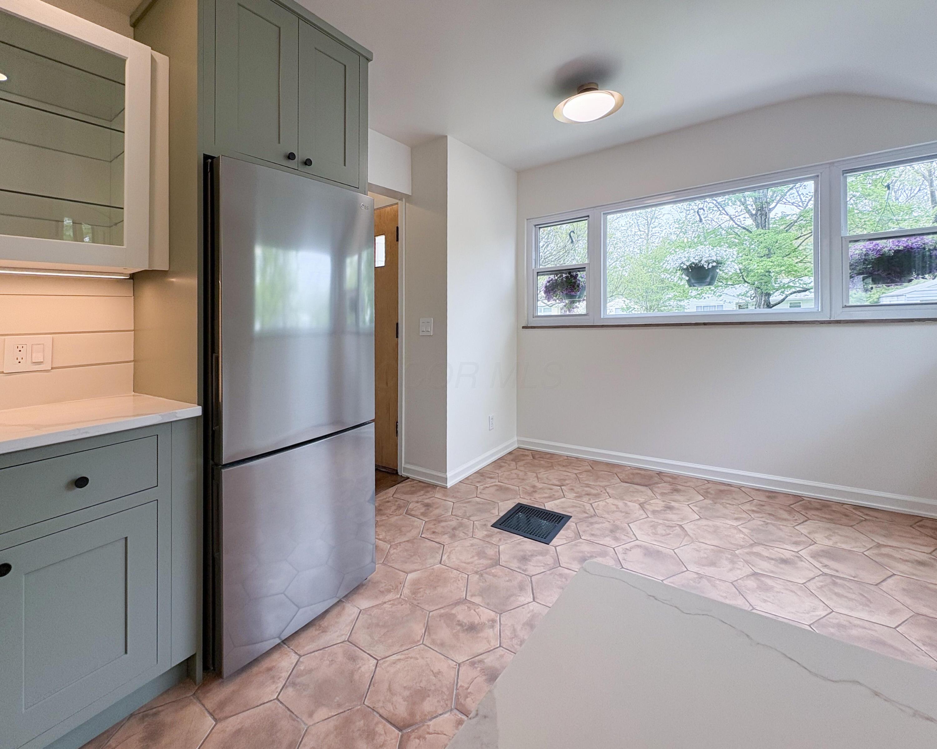 158 Lowell Road, Columbus, Ohio image 6