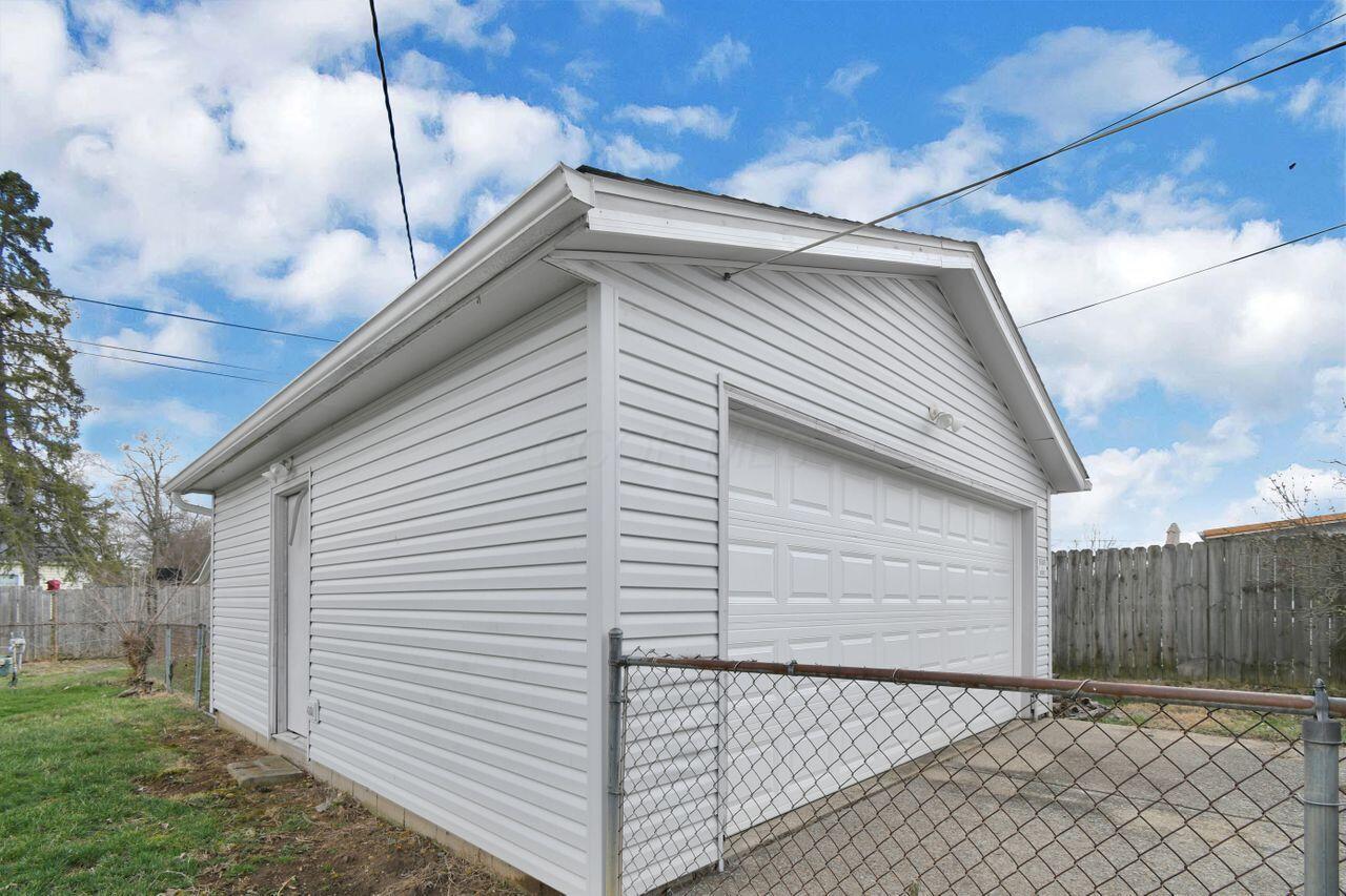240 Walden Road, Heath, Ohio image 28