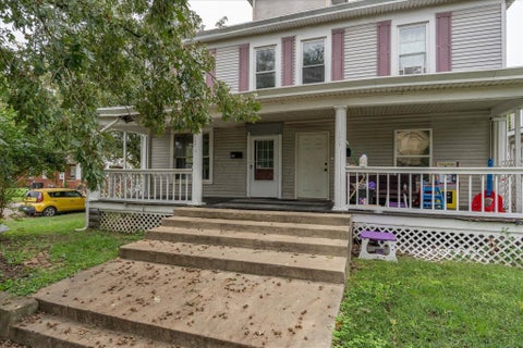 Photo of 130 W Temple Street, Washington Court House, OH 43160 (MLS # 226037650)
