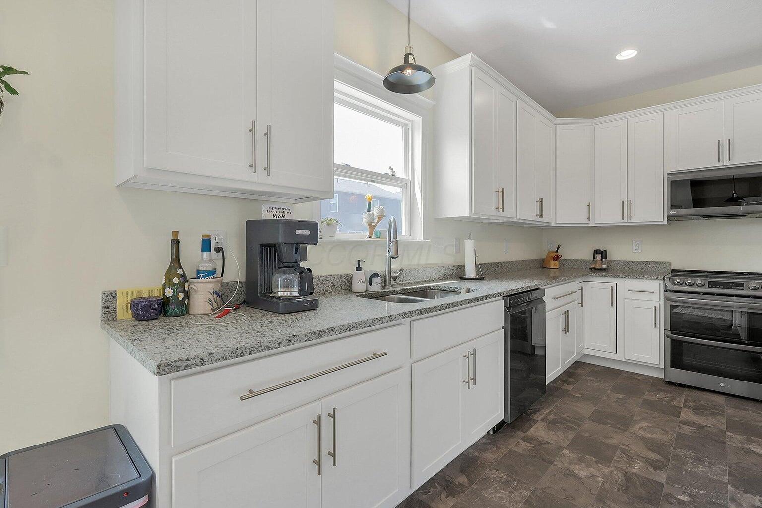 20 Thoreau Drive, Ashville, Ohio image 15