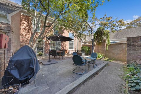 Tiny photo for 2231 Atlee Court 12 #12, Columbus, OH 43220 (MLS # 225041338)