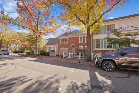 Tiny photo for 2231 Atlee Court 12 #12, Columbus, OH 43220 (MLS # 225041338)