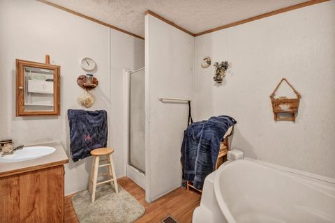Tiny photo for 110 Inah Avenue, Columbus, OH 43228 (MLS # 226004438)