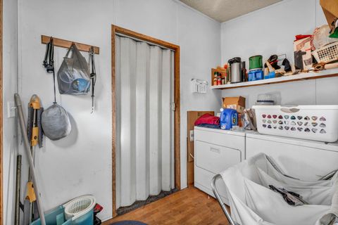 Tiny photo for 110 Inah Avenue, Columbus, OH 43228 (MLS # 226004438)