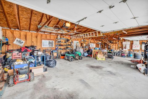 Tiny photo for 110 Inah Avenue, Columbus, OH 43228 (MLS # 226004438)