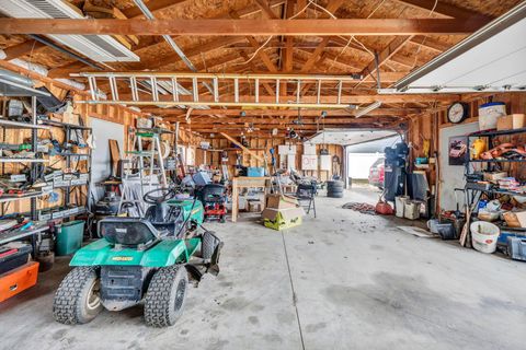 Tiny photo for 110 Inah Avenue, Columbus, OH 43228 (MLS # 226004438)