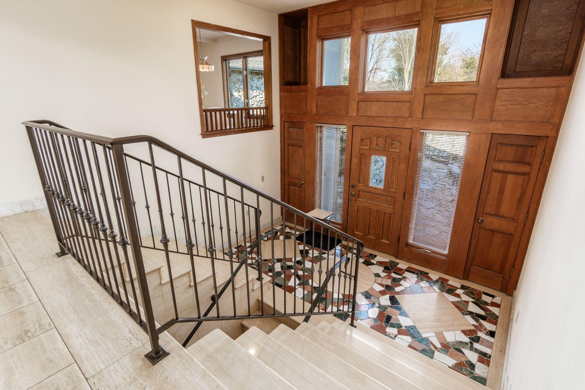 803 Old Farm Road, Columbus, Ohio image 12