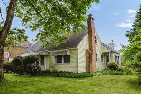 Photo of 39 Lowell Road, Columbus, OH 43209 (MLS # 226027183)