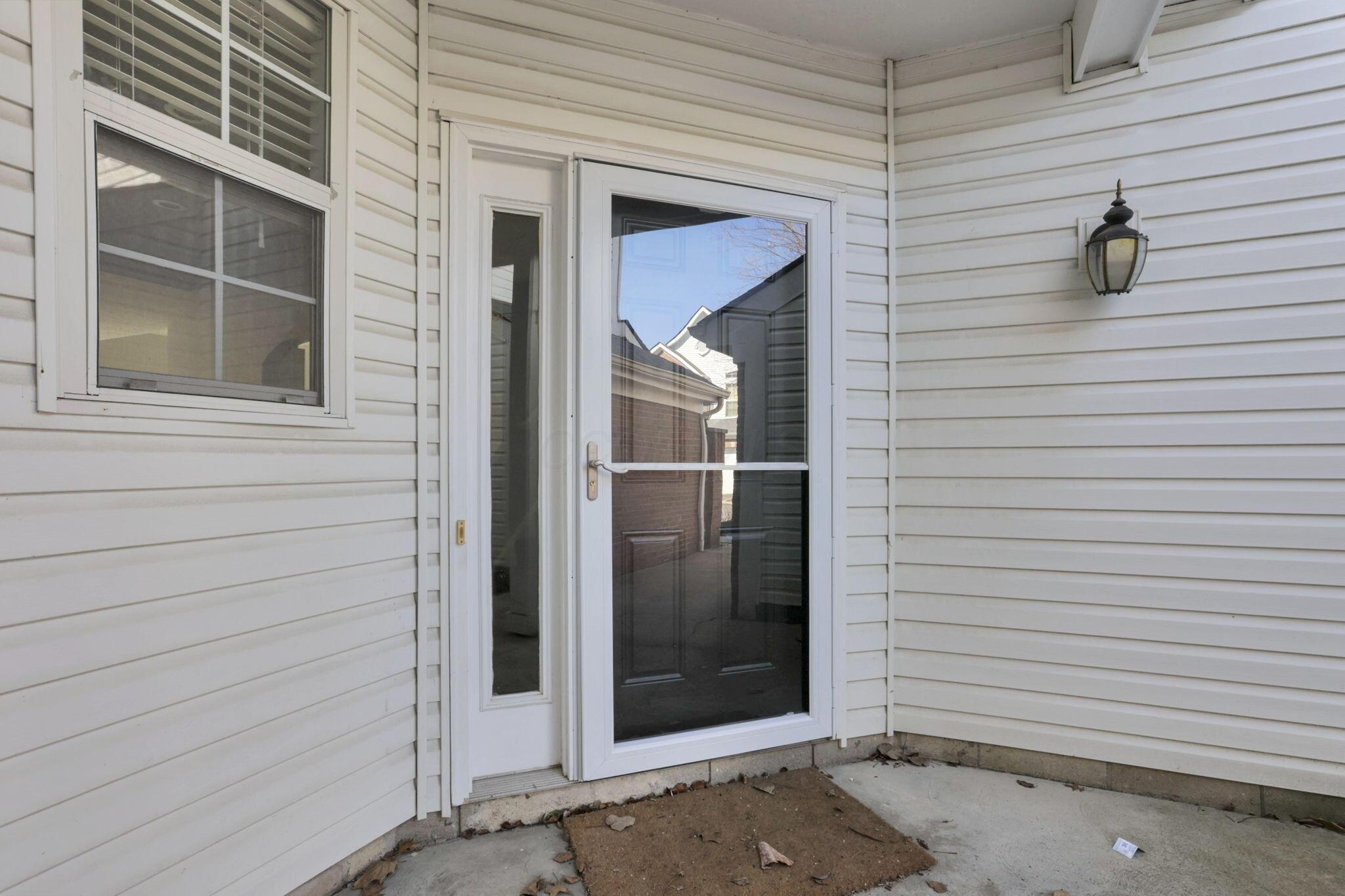 5813 Albany Grove, Westerville, Ohio image 4