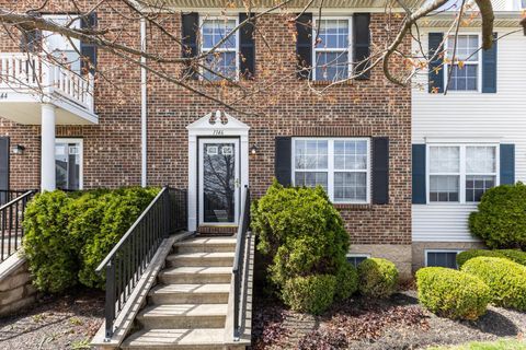 1146 Kinneton Columbus OH 43228