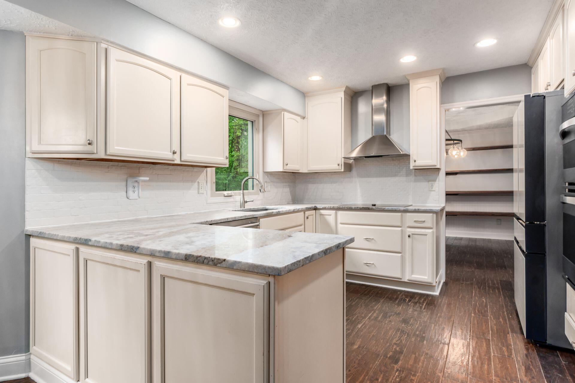 185 Mainsail Drive
