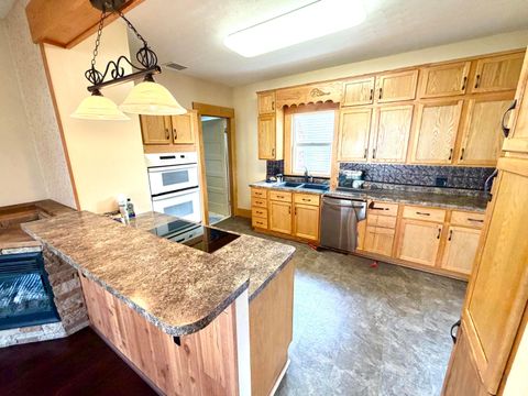 Tiny photo for 203 Taylor Street, Fredericktown, OH 43019 (MLS # 226000939)