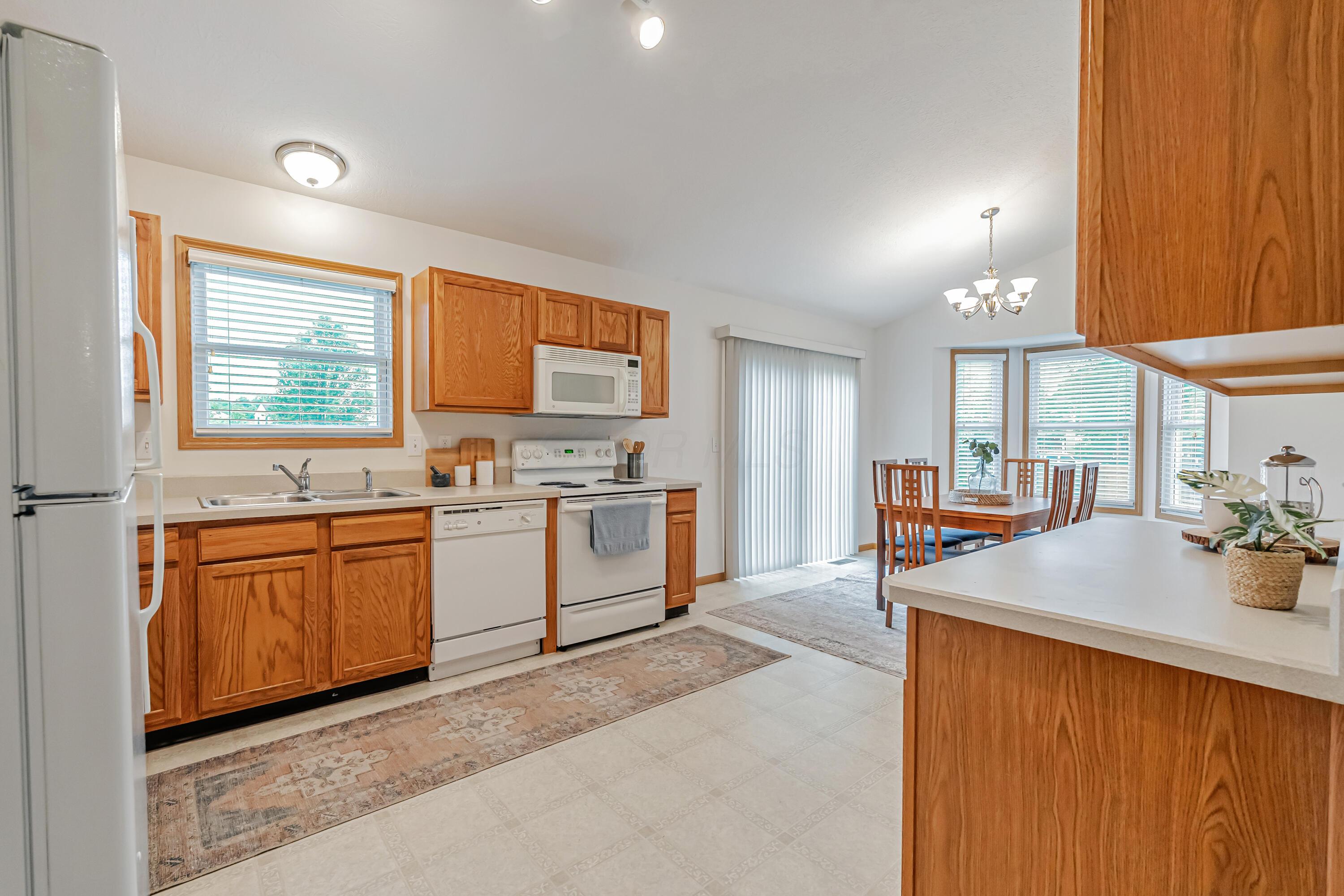 5933 Katara Drive, Galloway, Ohio image 13