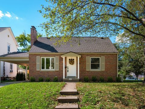 Photo of 943 Timberman Road, Columbus, OH 43212 (MLS # 225038540)