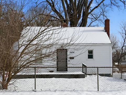 Photo of 2404 Bancroft Street, Columbus, OH 43211 (MLS # 225045709)