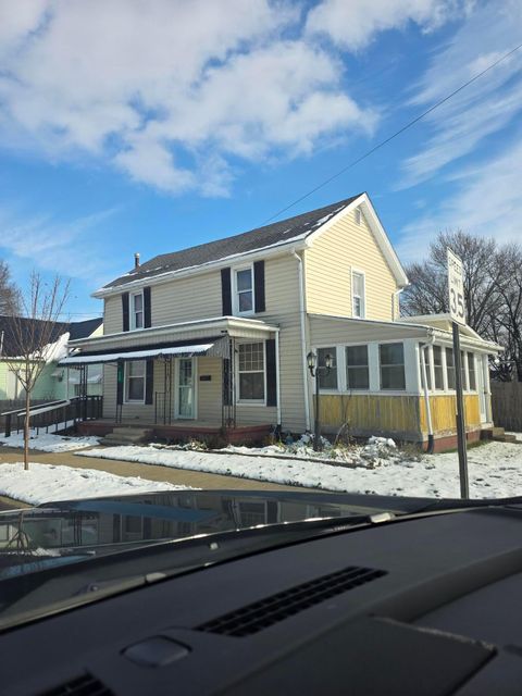Photo of 608 S Pickaway Street S #S, Circleville, OH 43113 (MLS # 225045791)