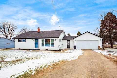 Photo of 2121 US Highway 42 SW, London, OH 43140 (MLS # 226002257)