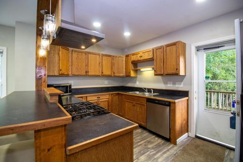 Tiny photo for 926 Harmon Avenue, Columbus, OH 43223 (MLS # 226005557)