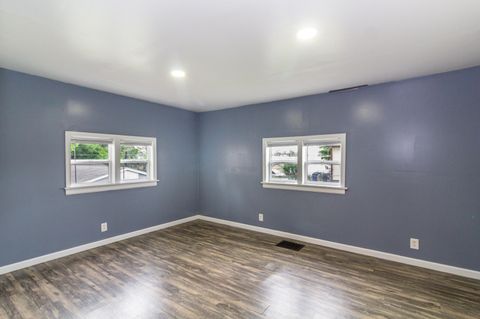 Tiny photo for 926 Harmon Avenue, Columbus, OH 43223 (MLS # 226005557)