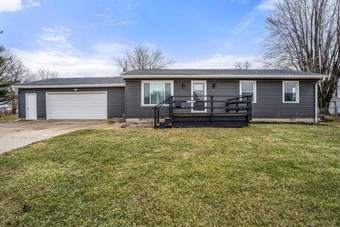 Photo of 1121 W Sandusky Avenue, Bellefontaine, OH 43311 (MLS # 226006448)