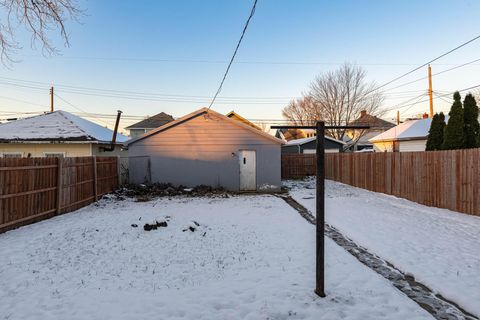 Tiny photo for 708 E Cassilly Street, Springfield, OH 45503 (MLS # 225044986)