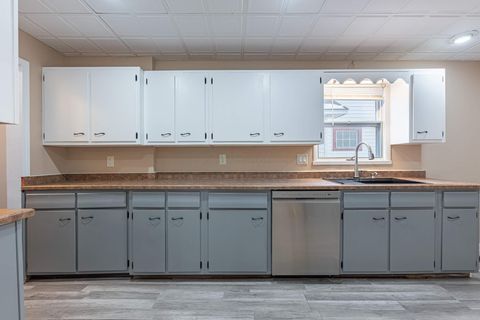 Tiny photo for 708 E Cassilly Street, Springfield, OH 45503 (MLS # 225044986)