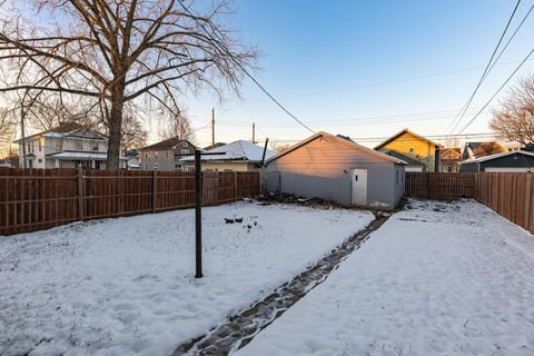 Tiny photo for 708 E Cassilly Street, Springfield, OH 45503 (MLS # 225044986)