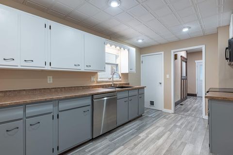 Tiny photo for 708 E Cassilly Street, Springfield, OH 45503 (MLS # 225044986)