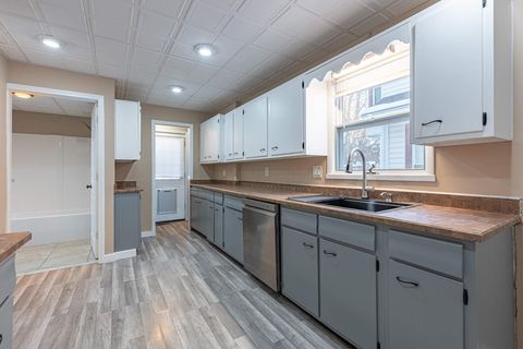 Tiny photo for 708 E Cassilly Street, Springfield, OH 45503 (MLS # 225044986)