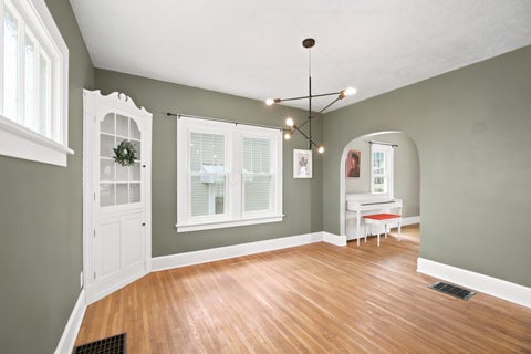 Tiny photo for 926 King Street, Lancaster, OH 43130 (MLS # 226022118)