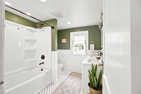 Tiny photo for 926 King Street, Lancaster, OH 43130 (MLS # 226022118)