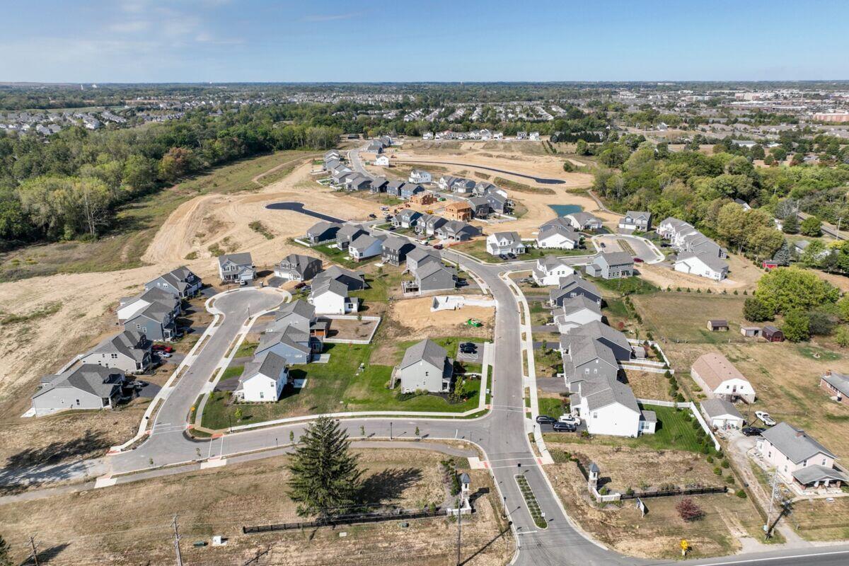 1096 Quarry Oak Drive, Grove City, Ohio image 21