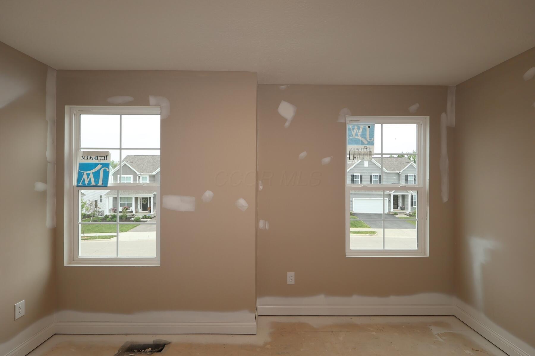 1096 Quarry Oak Drive, Grove City, Ohio image 9