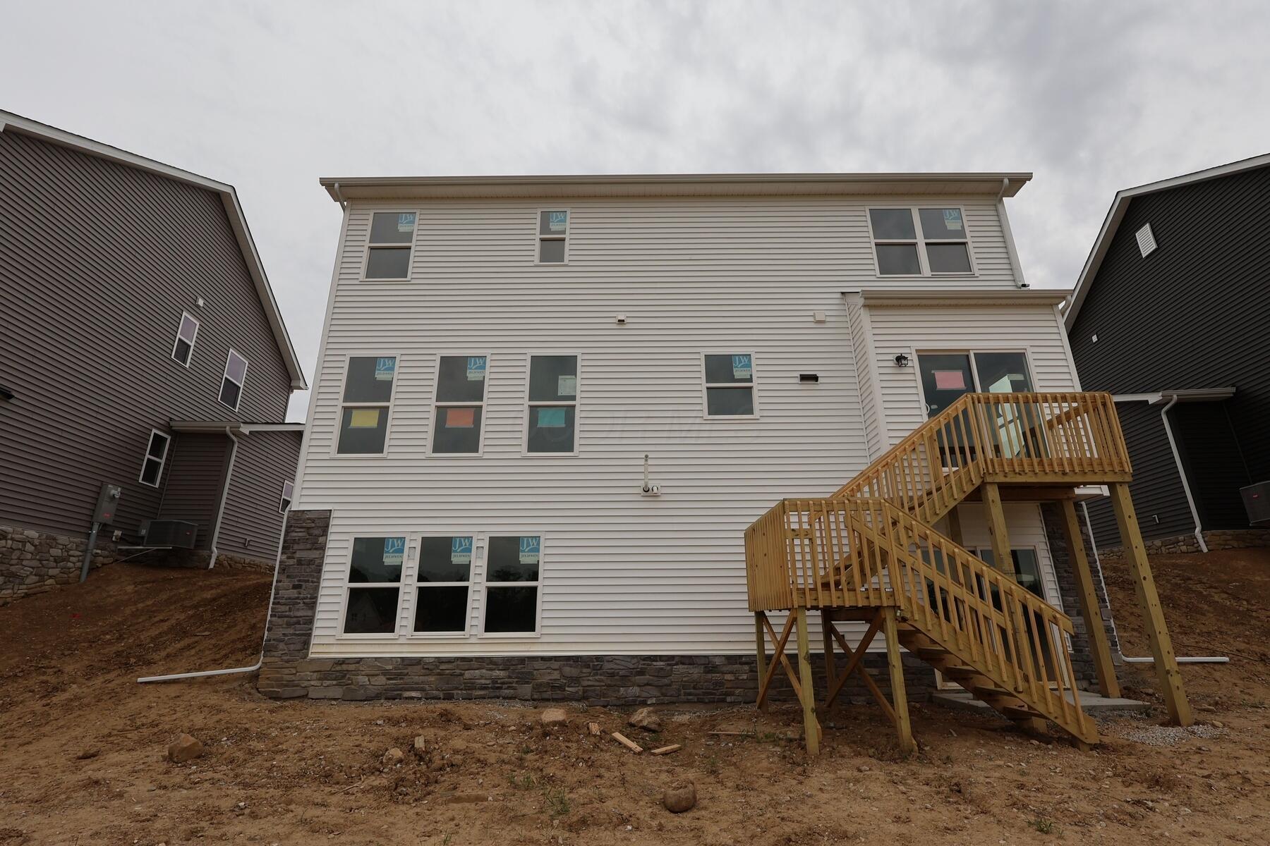1096 Quarry Oak Drive, Grove City, Ohio image 16