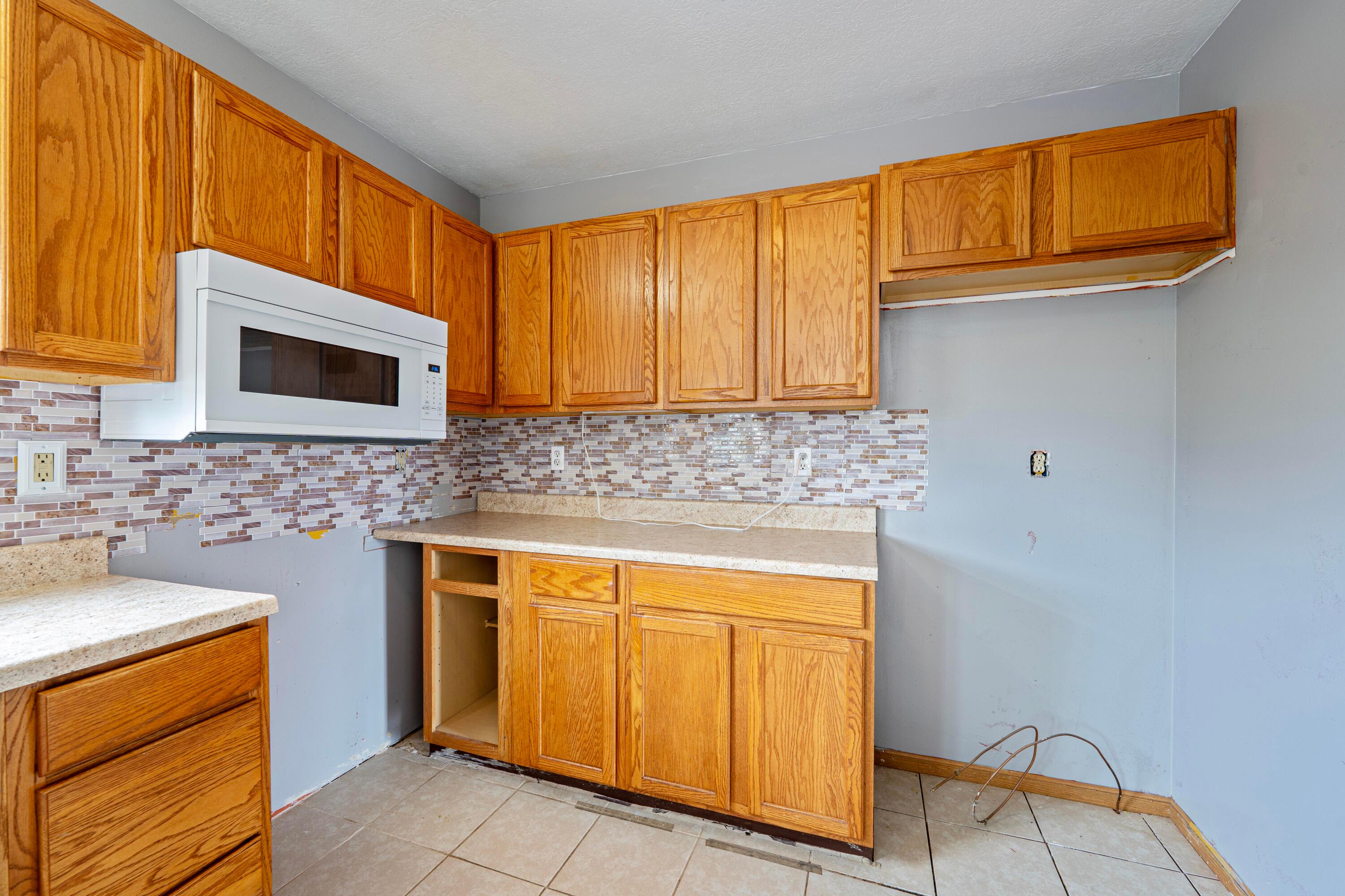 3012 Hollybank Road, Reynoldsburg, Ohio image 4