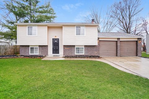 Photo of 511 Hilltop Drive, Pickerington, OH 43147 (MLS # 226001848)