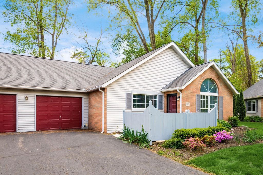 Photo of 195 Timbers Drive, Columbus, OH 43230 (MLS # 226014813)