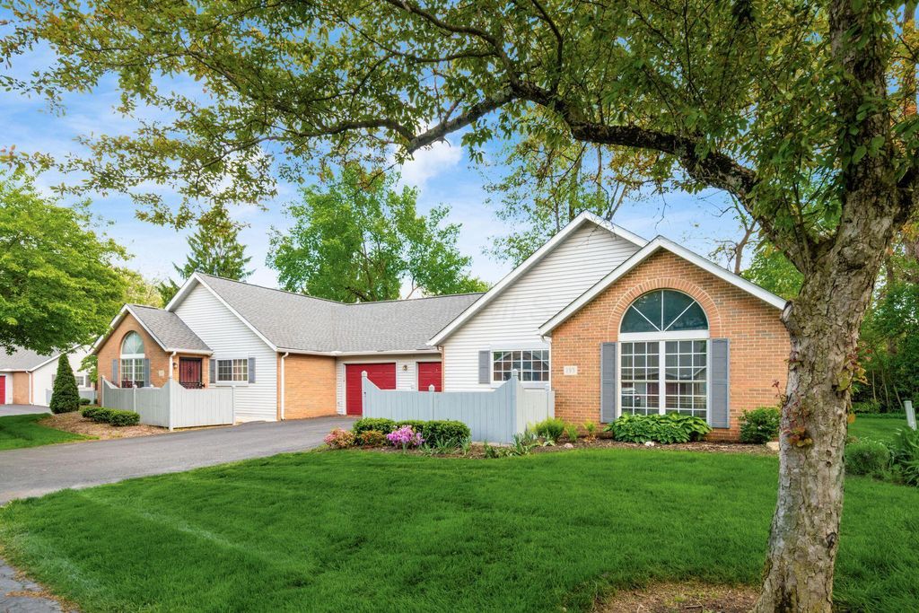 Photo of 195 Timbers Drive, Columbus, OH 43230 (MLS # 226014813)
