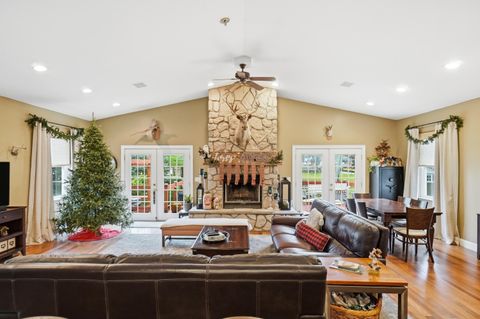 Tiny photo for 3267 Columbus Street, Grove City, OH 43123 (MLS # 225044705)